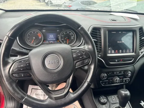 More photos of 2019 Jeep Cherokee Trailhawk at MAG Auto - Munsterman Automotive Group, MO