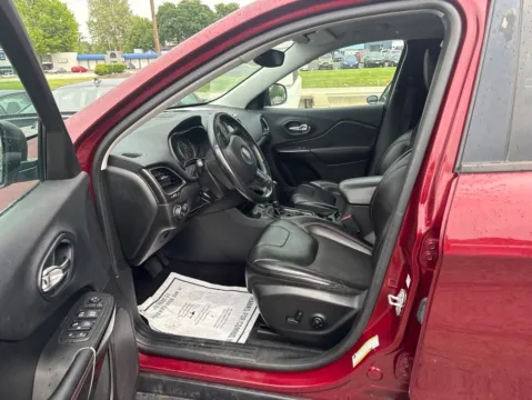 More photos of 2019 Jeep Cherokee Trailhawk at MAG Auto - Munsterman Automotive Group, MO