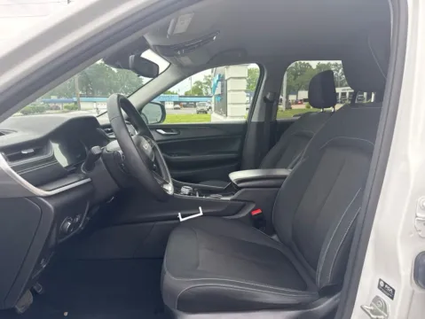 More photos of 2024 Jeep Grand Cherokee Laredo at MAG Auto - Munsterman Automotive Group, MO
