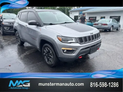 Silver 2018 Jeep Compass Trailhawk for sale in Blue Springs, MO