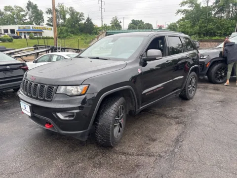 Photos of 2019 Jeep Grand Cherokee Trailhawk for sale in Blue Springs, MO at MAG Auto - Munsterman Automotive Group