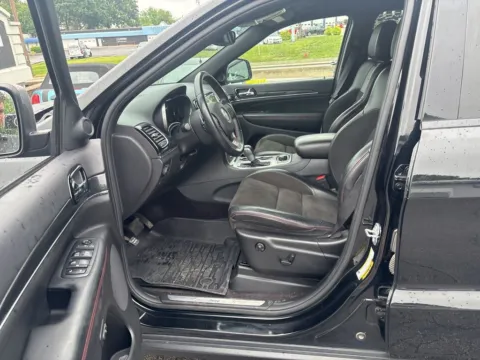 More photos of 2019 Jeep Grand Cherokee Trailhawk at MAG Auto - Munsterman Automotive Group, MO
