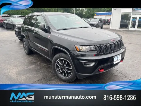 Black 2019 Jeep Grand Cherokee Trailhawk for sale in Blue Springs, MO
