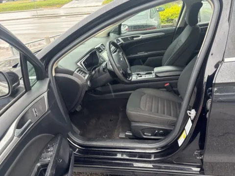 More photos of 2019 Ford Fusion Hybrid SE at MAG Auto - Munsterman Automotive Group, MO