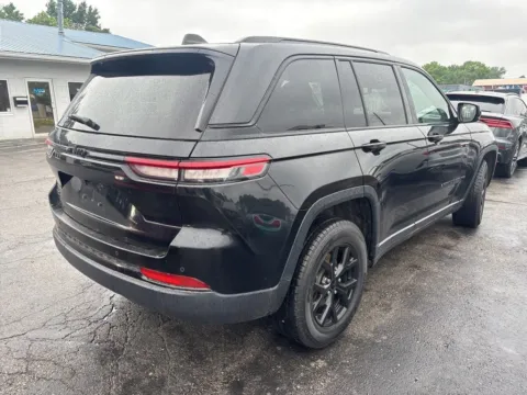 More photos of 2024 Jeep Grand Cherokee Altitude at MAG Auto - Munsterman Automotive Group, MO