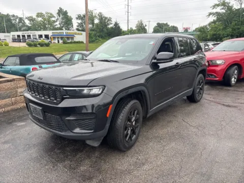 Photos of 2024 Jeep Grand Cherokee Altitude for sale in Blue Springs, MO at MAG Auto - Munsterman Automotive Group