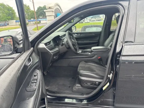 More photos of 2024 Jeep Grand Cherokee Altitude at MAG Auto - Munsterman Automotive Group, MO