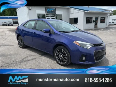 Blue 2016 Toyota Corolla S for sale in Blue Springs, MO