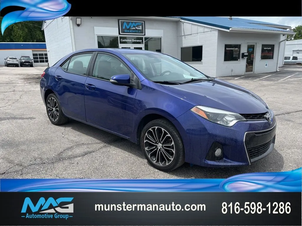 Blue 2016 Toyota Corolla S for sale in Blue Springs, MO