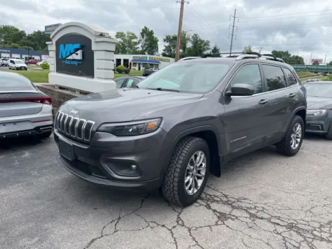 Photos of 2020 Jeep Cherokee Latitude Plus for sale in Blue Springs, MO at MAG Auto - Munsterman Automotive Group