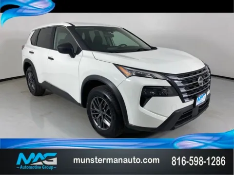 White 2024 Nissan Rogue S for sale in Blue Springs, MO
