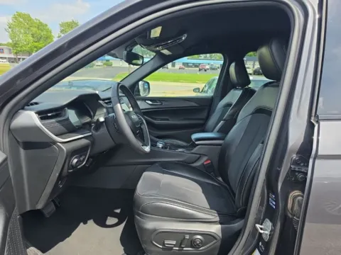 More photos of 2024 Jeep Grand Cherokee Altitude at MAG Auto - Munsterman Automotive Group, MO