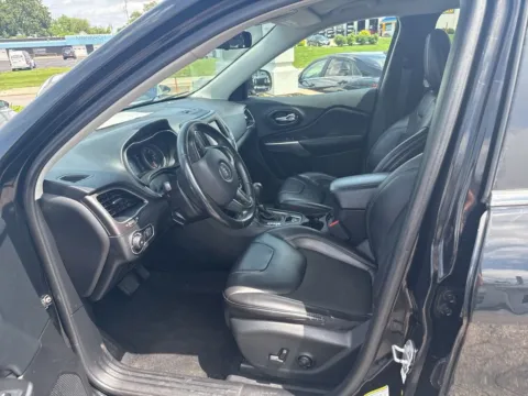 More photos of 2019 Jeep Cherokee Latitude Plus at MAG Auto - Munsterman Automotive Group, MO