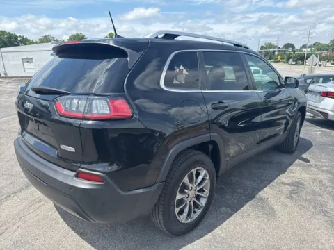 More photos of 2019 Jeep Cherokee Latitude Plus at MAG Auto - Munsterman Automotive Group, MO