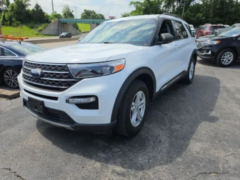 Photos of 2022 Ford Explorer XLT for sale in Blue Springs, MO at MAG Auto - Munsterman Automotive Group