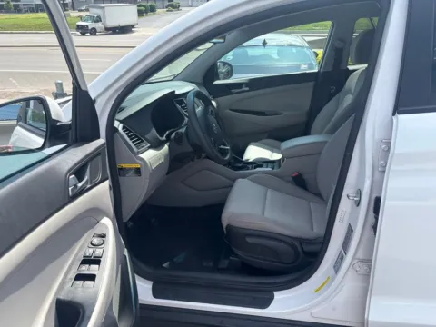 More photos of 2016 Hyundai Tucson SE at MAG Auto - Munsterman Automotive Group, MO