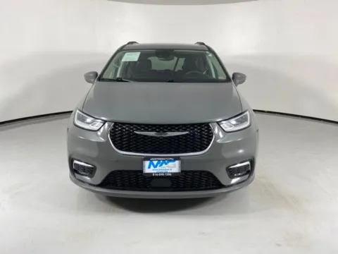Photos of 2022 Chrysler Pacifica Touring L for sale in Blue Springs, MO at MAG Auto - Munsterman Automotive Group