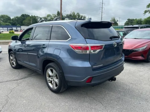 Another view of 2015 Toyota Highlander Limited for sale in Blue Springs, MO at MAG Auto - Munsterman Automotive Group