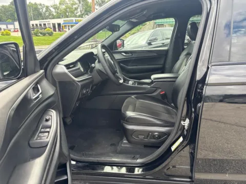More photos of 2024 Jeep Grand Cherokee Altitude at MAG Auto - Munsterman Automotive Group, MO