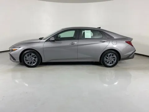 More photos of 2024 Hyundai Elantra SEL at MAG Auto - Munsterman Automotive Group, MO