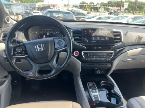 More photos of 2021 Honda Pilot Touring at MAG Auto - Munsterman Automotive Group, MO