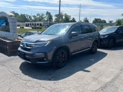 Photos of 2021 Honda Pilot Touring for sale in Blue Springs, MO at MAG Auto - Munsterman Automotive Group