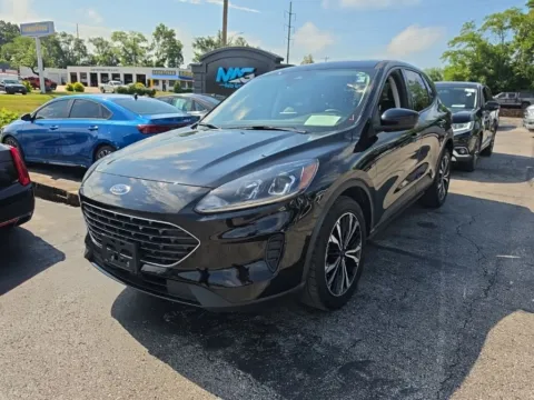 Photos of 2022 Ford Escape SE for sale in Blue Springs, MO at MAG Auto - Munsterman Automotive Group