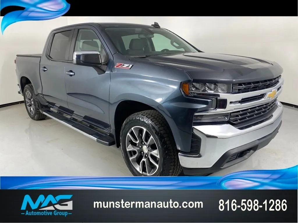 Gray 2021 Chevrolet Silverado 1500 LT for sale in Blue Springs, MO