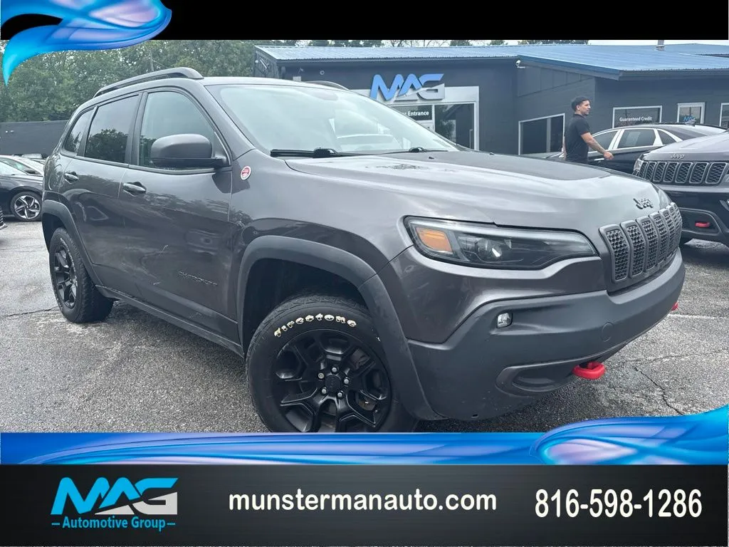 Gray 2019 Jeep Cherokee Trailhawk for sale in Blue Springs, MO