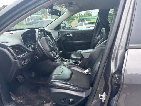 More photos of 2019 Jeep Cherokee Trailhawk at MAG Auto - Munsterman Automotive Group, MO