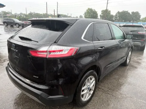 More photos of 2022 Ford Edge SEL at MAG Auto - Munsterman Automotive Group, MO