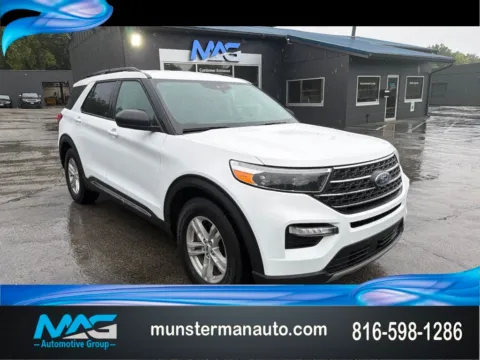 White 2023 Ford Explorer XLT for sale in Blue Springs, MO