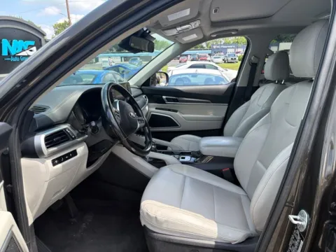 More photos of 2020 Kia Telluride S at MAG Auto - Munsterman Automotive Group, MO