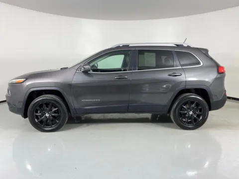 More photos of 2014 Jeep Cherokee Limited at MAG Auto - Munsterman Automotive Group, MO