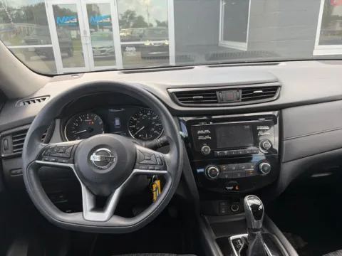 More photos of 2017 Nissan Rogue S at MAG Auto - Munsterman Automotive Group, MO