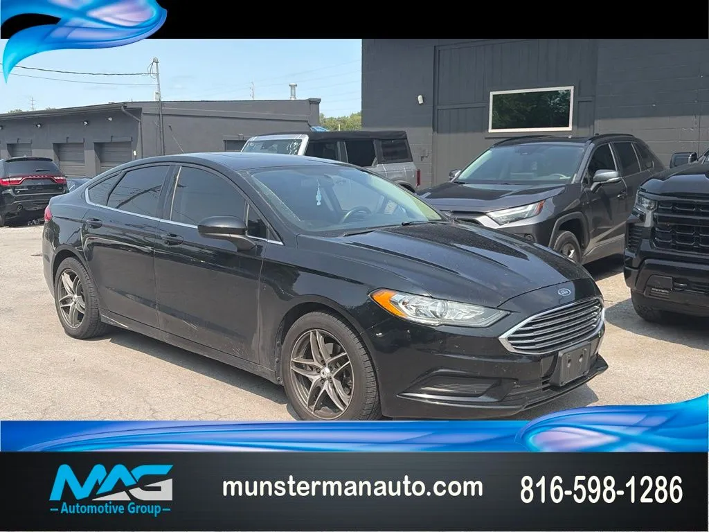Black 2017 Ford Fusion SE for sale in Blue Springs, MO