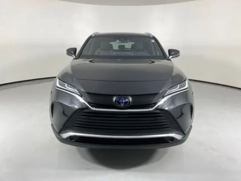 Photos of 2022 Toyota Venza XLE for sale in Blue Springs, MO at MAG Auto - Munsterman Automotive Group