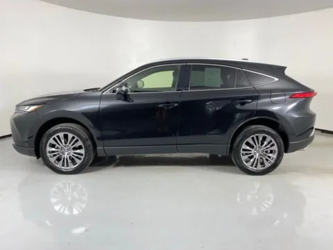 More photos of 2022 Toyota Venza XLE at MAG Auto - Munsterman Automotive Group, MO