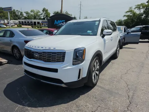 Photos of 2020 Kia Telluride S for sale in Blue Springs, MO at MAG Auto - Munsterman Automotive Group