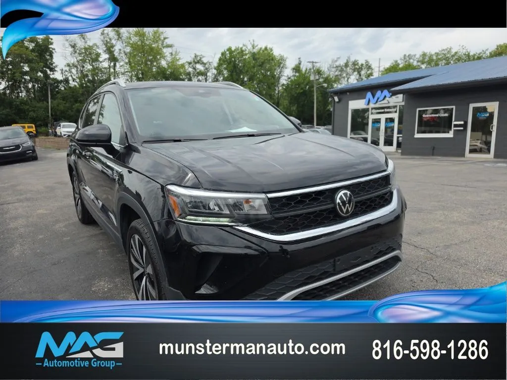 Black 2024 Volkswagen Taos 1.5T SE for sale in Blue Springs, MO