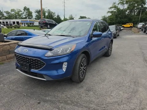 Photos of 2022 Ford Escape Plug-In Hybrid SEL for sale in Blue Springs, MO at MAG Auto - Munsterman Automotive Group