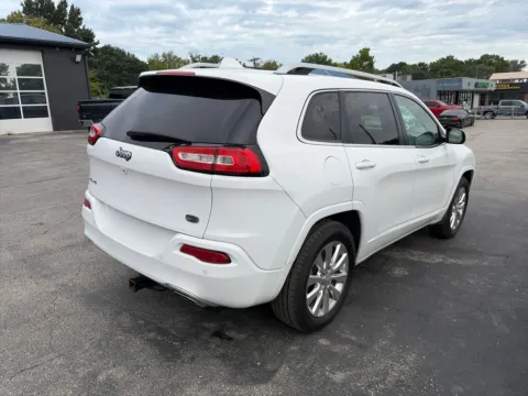 More photos of 2018 Jeep Cherokee Overland at MAG Auto - Munsterman Automotive Group, MO