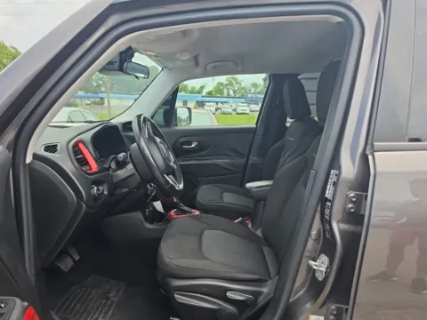 More photos of 2017 Jeep Renegade Trailhawk at MAG Auto - Munsterman Automotive Group, MO