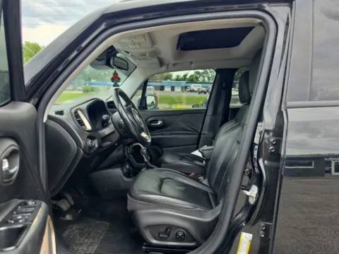 More photos of 2015 Jeep Renegade Limited at MAG Auto - Munsterman Automotive Group, MO
