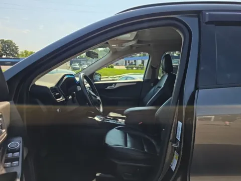 More photos of 2020 Ford Escape SE Sport Hybrid at MAG Auto - Munsterman Automotive Group, MO