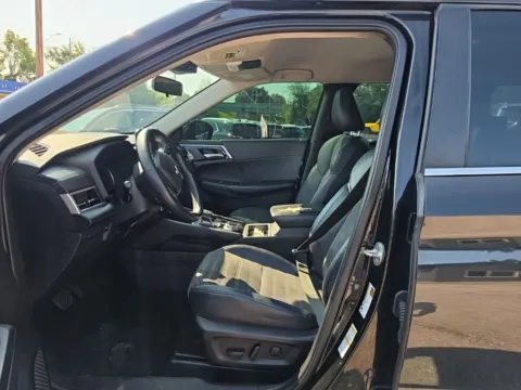 More photos of 2023 Mitsubishi Outlander SE at MAG Auto - Munsterman Automotive Group, MO