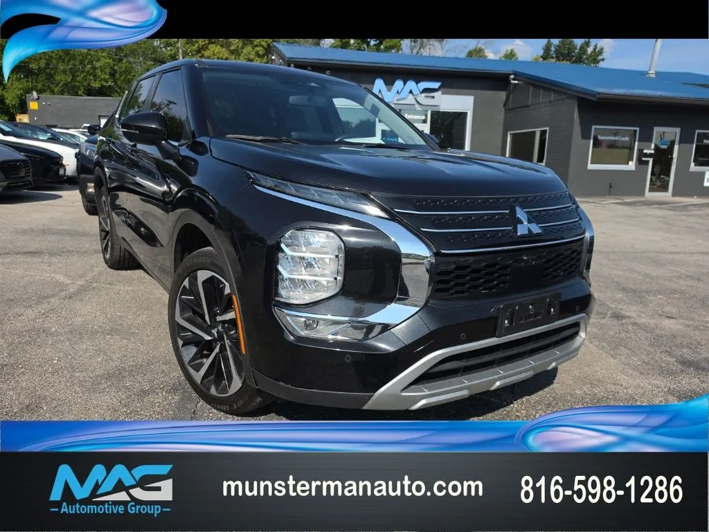 Unknown 2023 Mitsubishi Outlander SE for sale in Blue Springs, MO