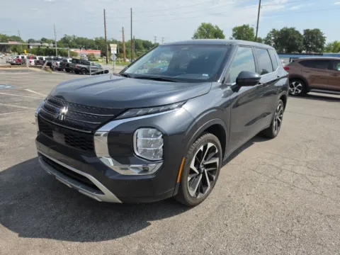 Photos of 2024 Mitsubishi Outlander SE for sale in Blue Springs, MO at MAG Auto - Munsterman Automotive Group