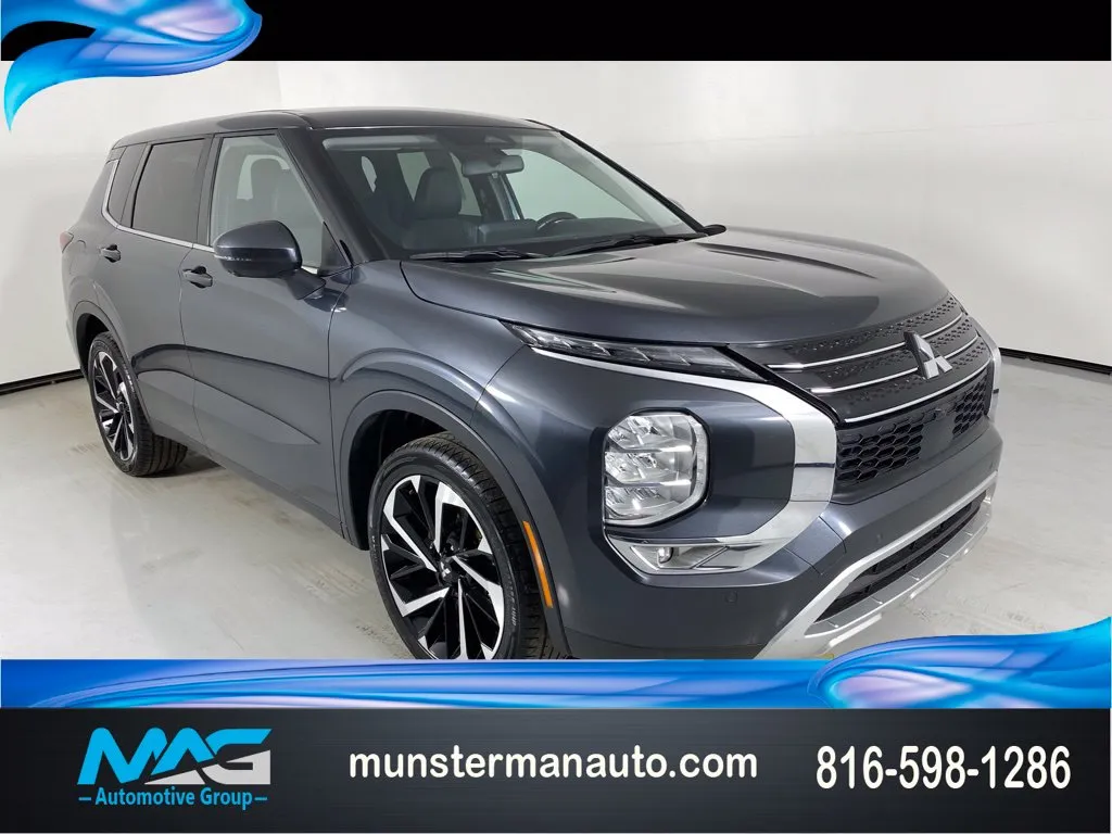 Gray 2024 Mitsubishi Outlander SE for sale in Blue Springs, MO