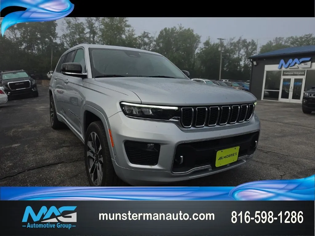 Silver 2021 Jeep Grand Cherokee L Overland for sale in Blue Springs, MO